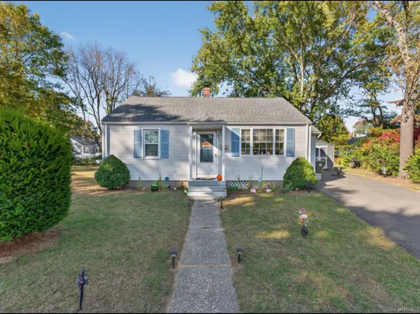 27 Scott Circle, East Hartford, CT 06118