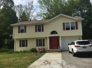 27 Cottage St, Johnston, RI 02919