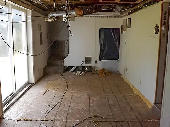 3rd image of 1636 State St