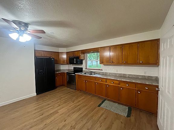 5th image of 117 W Franklin St