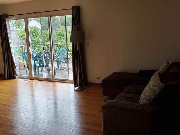4th image of 221 Basswood Dr