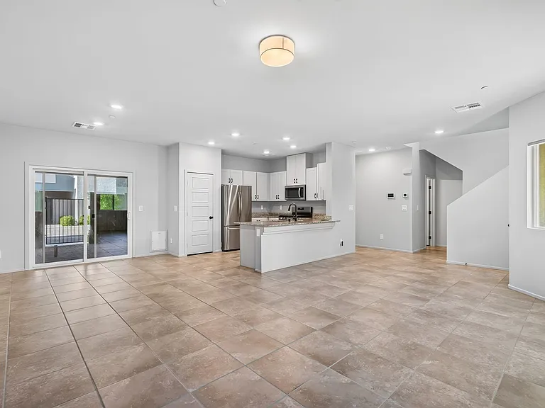 7476 Onyx Star St — Photo 4
