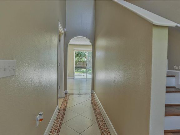 4th image of 30 Dorset Dr
