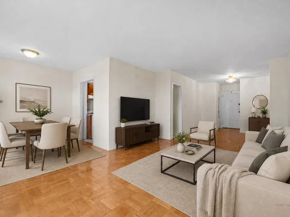 735 Kappock Street image 1 of 22