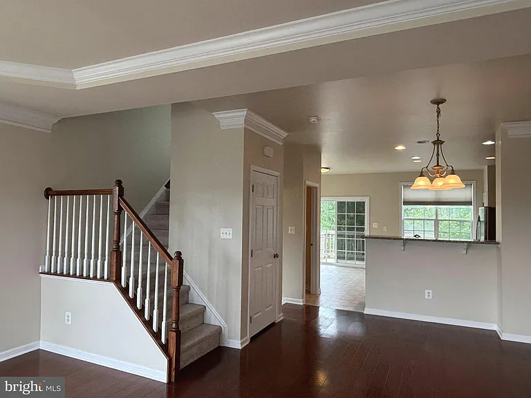 301 Klee Dr — Photo 6