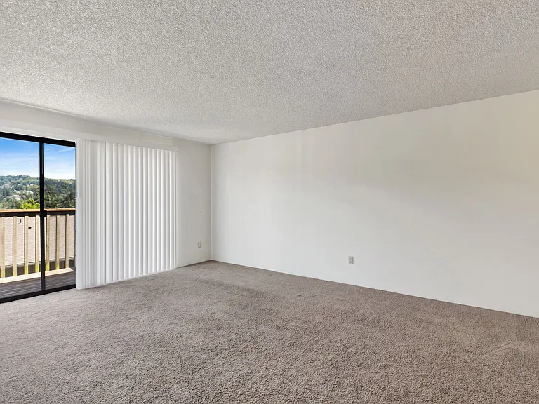 808 21st St — Photo 32