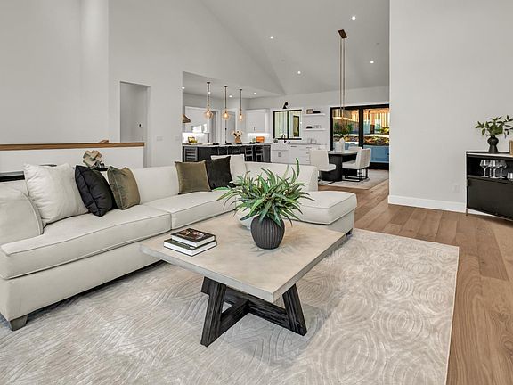 4th image of 2011 Long Leaf Court