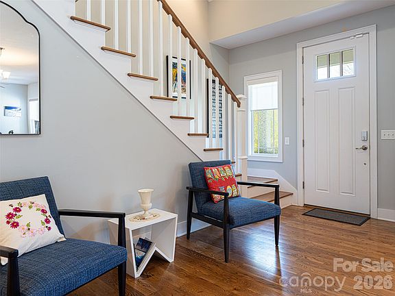 4th image of 34 Driftstone Cir