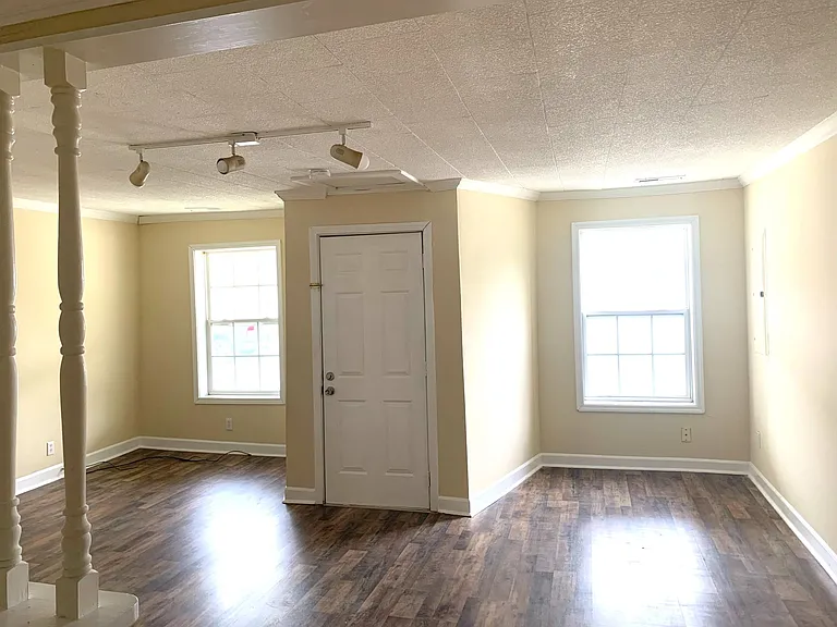 225 Dunnaway St — Photo 6
