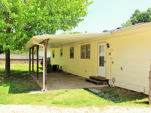 5th image of 219 S Debbie Ave