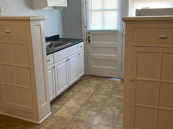 5th image of 1018 Art Hill Pl #1S