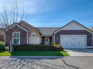 1742 N Broadbent Ln, Clovis, CA 93619