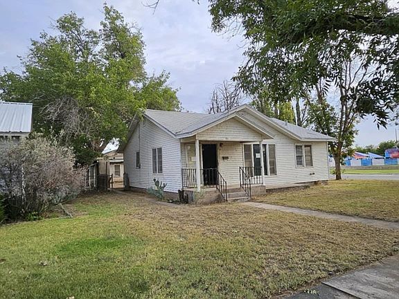 3rd image of 414 Mariposa St