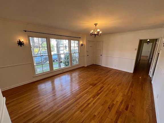 3rd image of 314 S Cloverdale Ave
