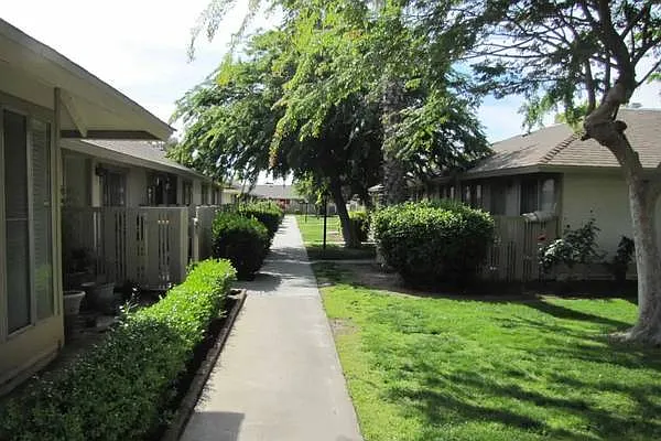 Northbrook Apartments — Photo 7