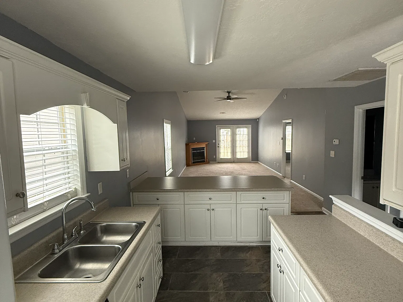 2 bed, 1092 sqft, $1,235 — Photo 3