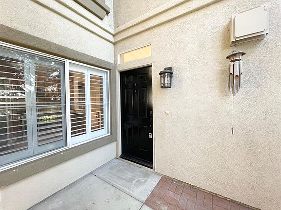 2nd image of 6 Veneto Ln