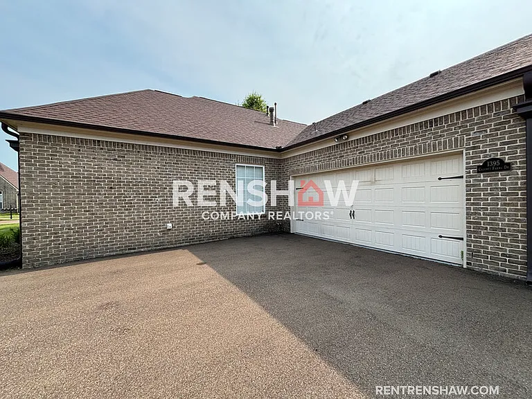 1395 Calumet Farms Dr — Photo 25