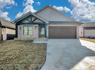 615 Saint Charles Pl, Nacogdoches, TX 75961