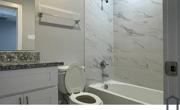 4th image of 6017 Wedgefield St #B