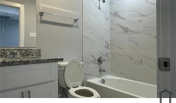6013 Wedgefield St #B — Photo 10