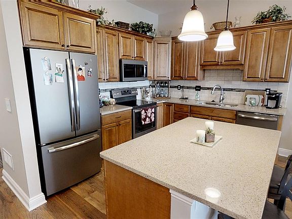 3rd image of 500 S Lakeshore Blvd #14