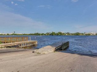 4010 NW 1st Pl, Deerfield Beach, FL 33442