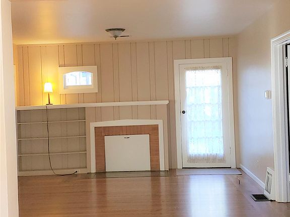 Family/Great Room view from Foyer