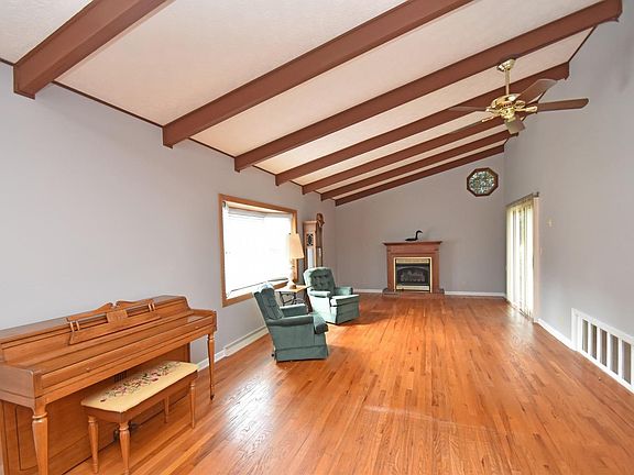 2nd image of 103 Hillcrest Dr