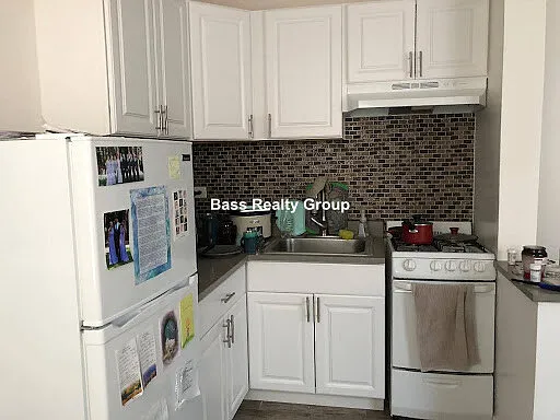 1335 W Greenleaf Ave #36 — Photo 2