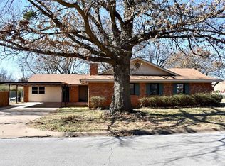 1701 W Mississippi Ave, Chickasha, OK 73018