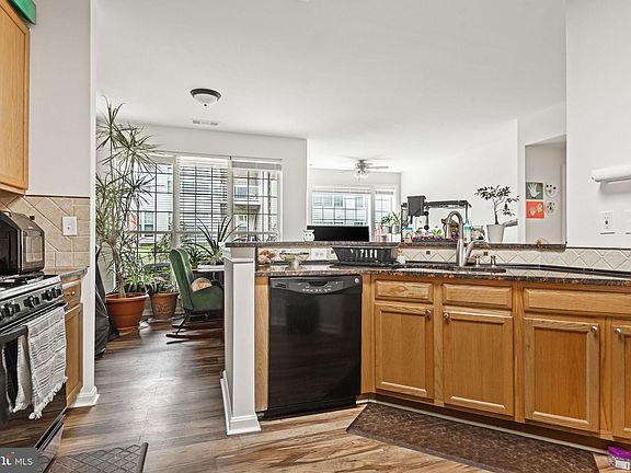 4th image of 8202 Catbird Cir Unit 101