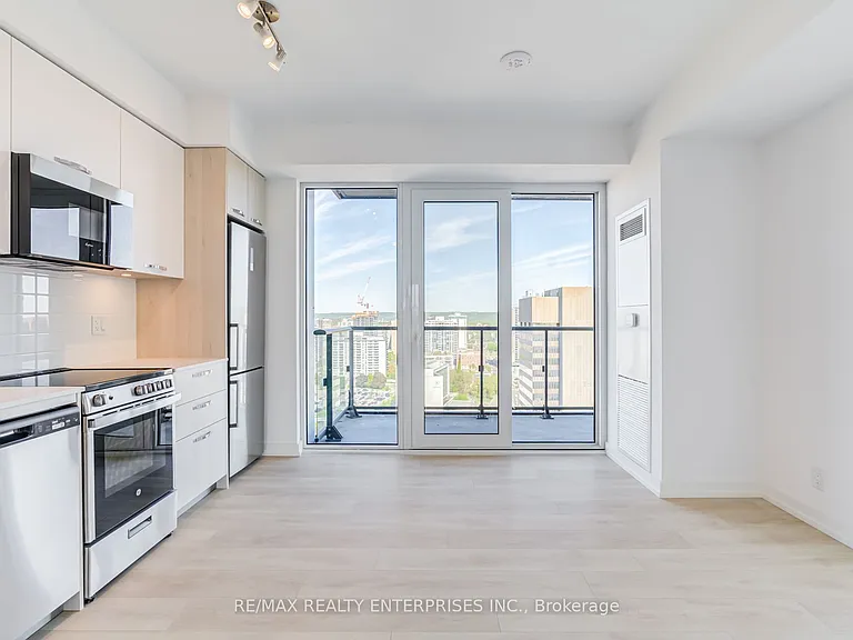 75 James St S #2402 — Photo 10