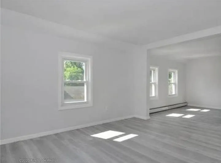 Main St — Photo 10