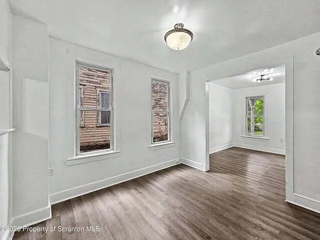 907 Green Ridge St — Photo 8
