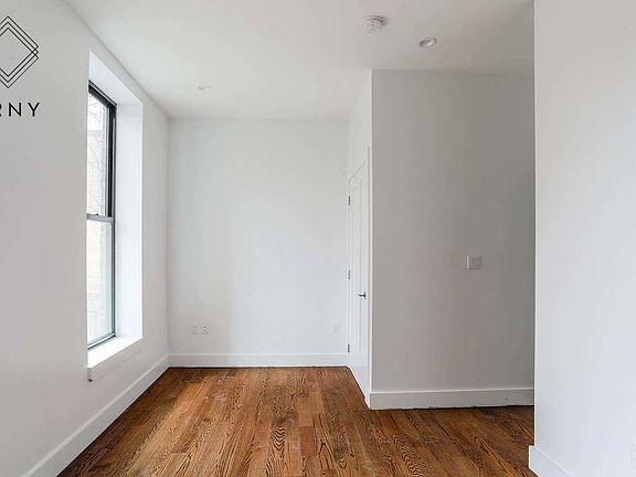 5th image of 591 Lafayette Ave #1