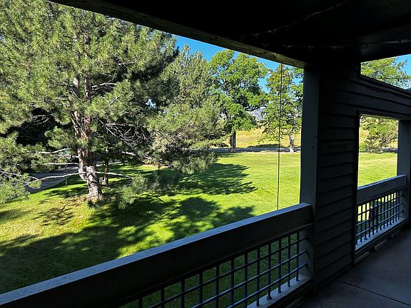 Large living room deck for dining