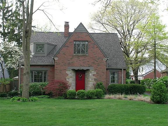 2nd image of 230 Wisteria Dr
