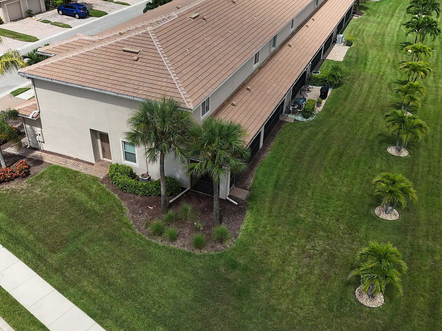 3 bed, 2.5 bath, 1623 sqft, $1,850 — Photo 3