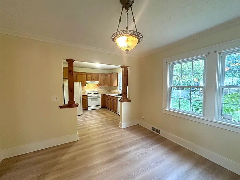 227 Sawyer St — Photo 5