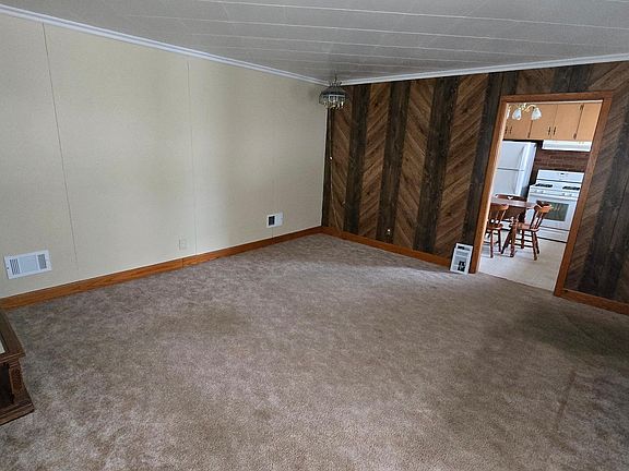 4th image of 524 3rd Ave