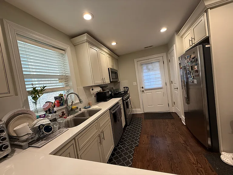6427 N Albany Ave #1 — Photo 9