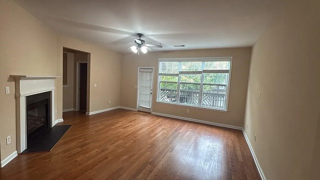 4 bed, 3.5 bath, 2448 sqft, $3,000 — Photo 4