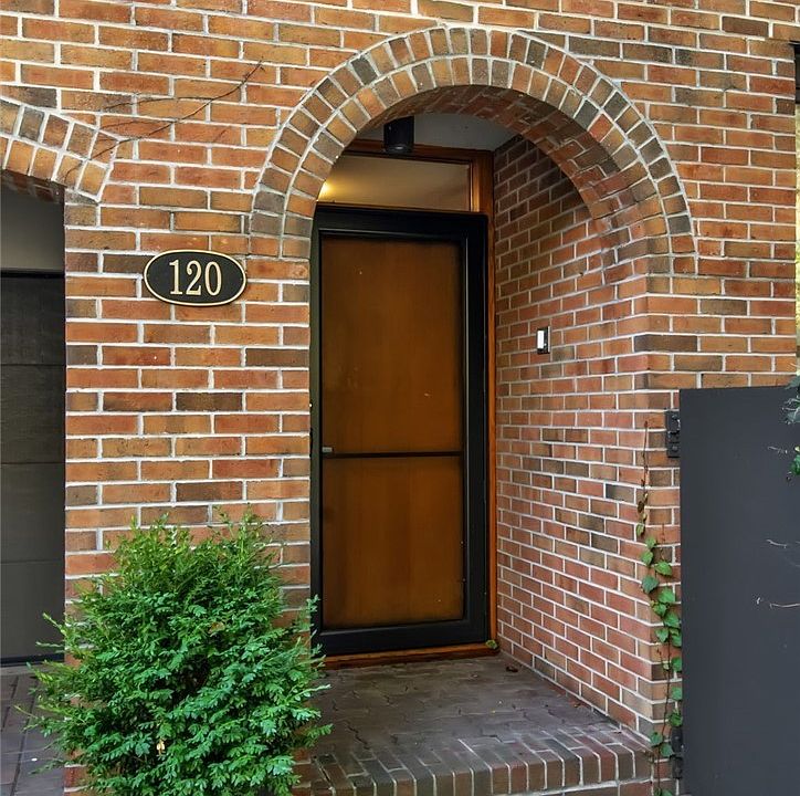 1st image of 120 Rivermist Dr