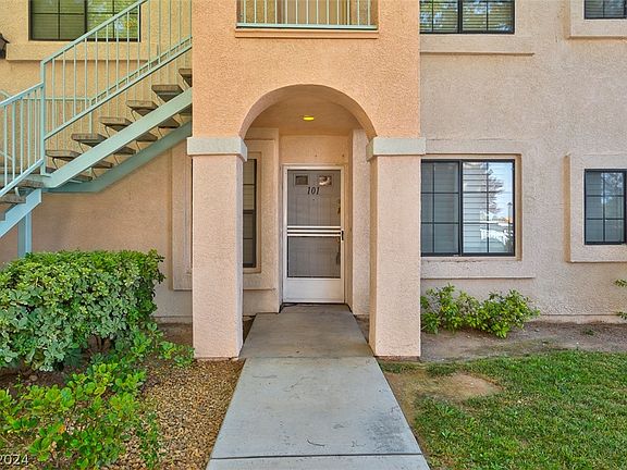 3rd image of 4861 S Torrey Pines Dr Unit 101