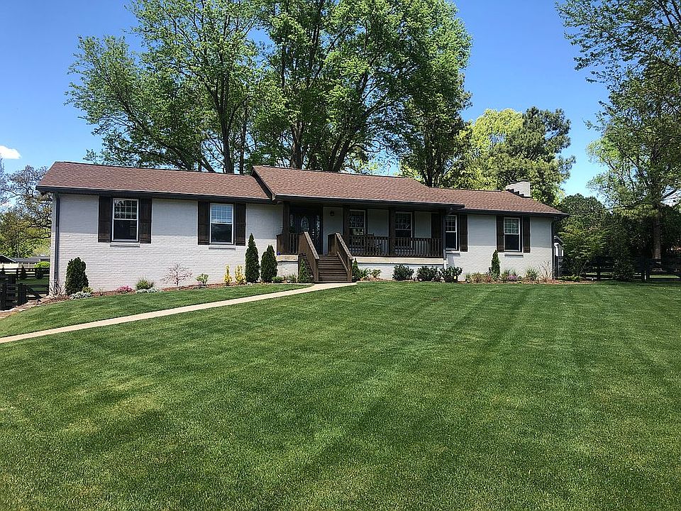 2nd image of 505 Mansion Ct