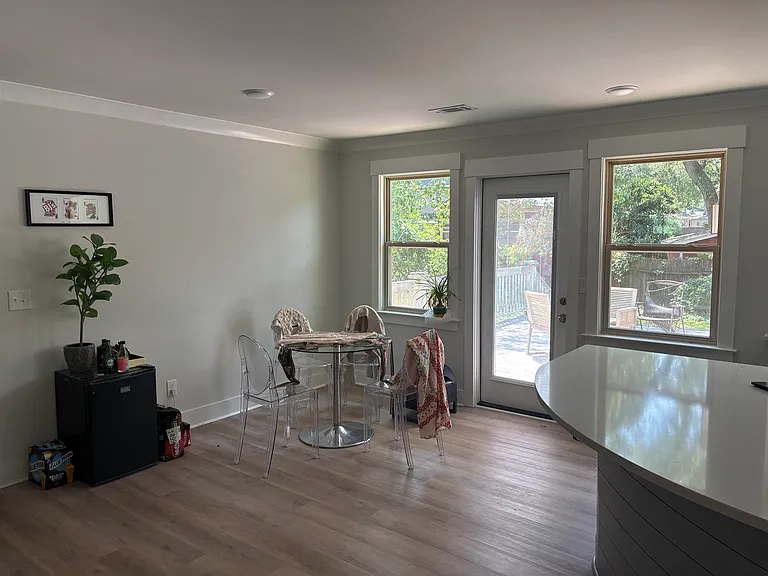 649 Fort Johnson Rd — Photo 6