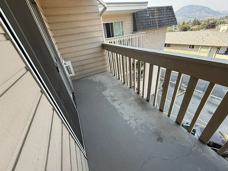 1468 Government St — Photo 8