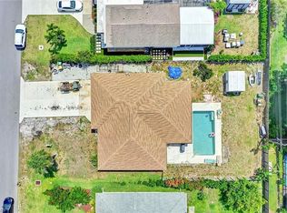 736 96th Ave N, Naples, FL 34108