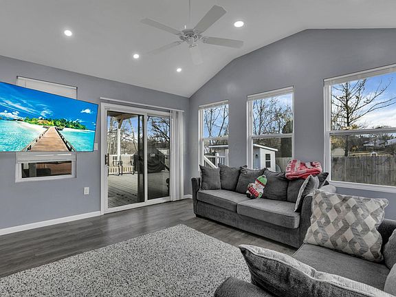 3rd image of 3407 Western Hill Rd